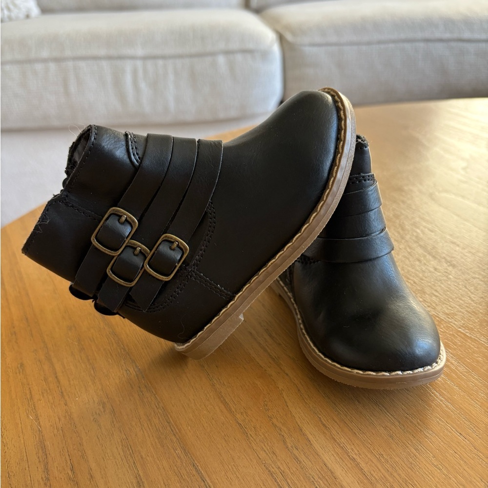 Old Navy Black Kids Boots with Buckle Straps